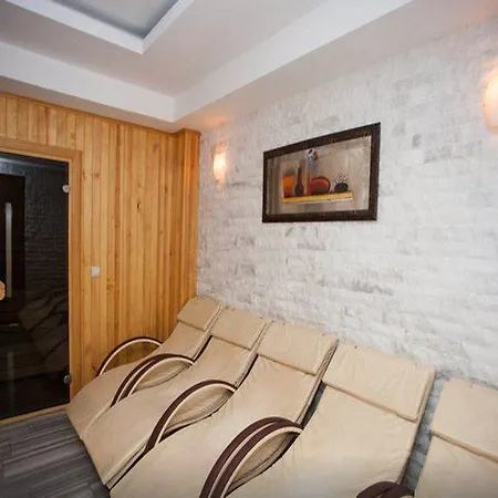 Hotel Goldenday Wings