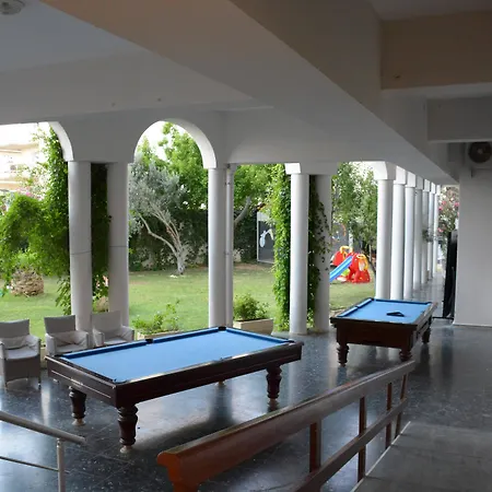 Hotel Goldenday Wings