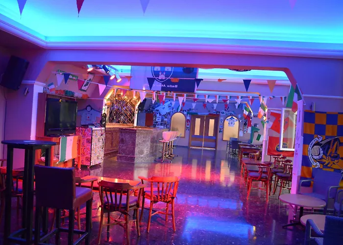 ホテル Goldenday Wings 3*