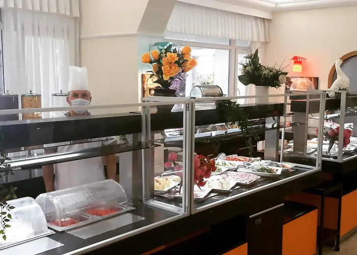 Goldenday Wings ホテル クシャダス