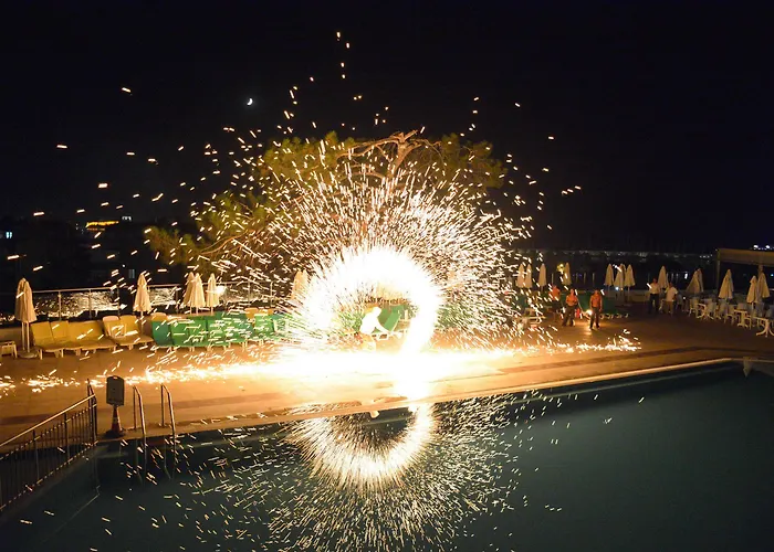 Goldenday Wings ホテル クシャダス