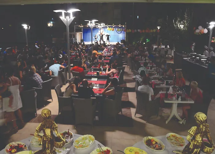 ホテル Goldenday Wings 3*