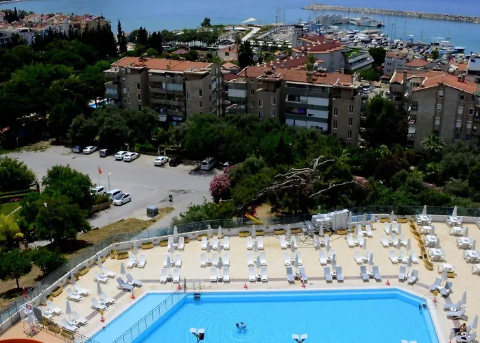 Goldenday Wings ホテル クシャダス