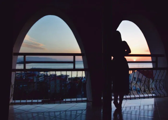 ホテル Goldenday Wings 3*