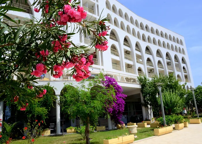 ホテル Goldenday Wings 3*