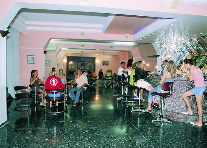 ホテル Goldenday Wings